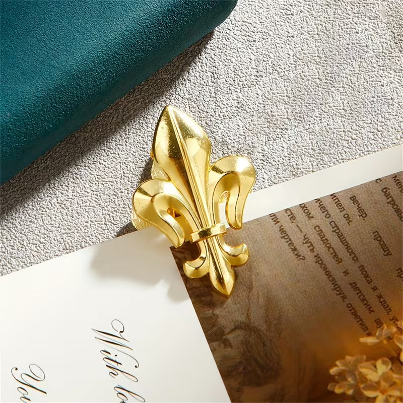 Fleur De Lis Paper Clip – Gold